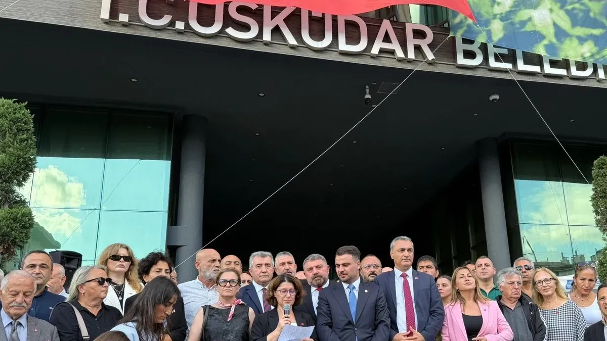 Üsküdar'da Türk Birliği Ruhu: CHP ve Yeni Parti Ayrılıkları Unuttu, Ortak Hedefe Kilitlendi