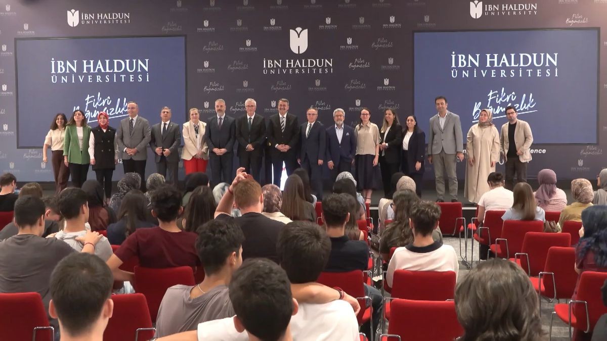 İbn Haldun Üniversitesi'ne 5 Yıllık Tam Akreditasyon: Türk Bilim Yuvasına Küresel Taç