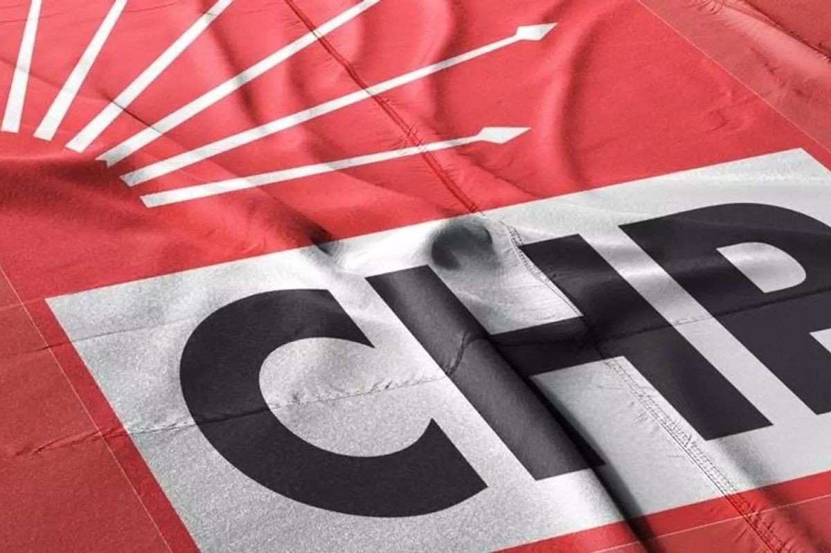 CHP'nin İstanbul'daki Kaosu: Türk Siyasetinde Bir Çöküşün Anatomisi